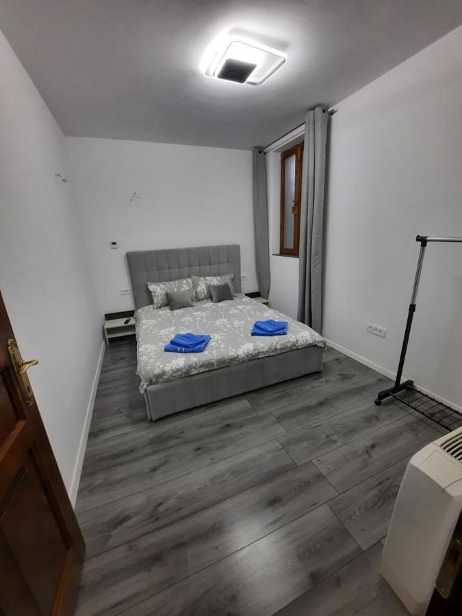 House Side By Side Διαμέρισμα Μπρασόβ Εξωτερικό φωτογραφία